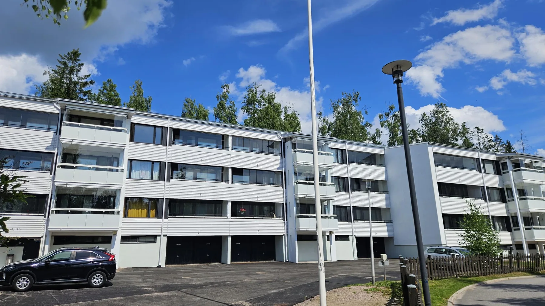 Hansakallio 5 — parvekkeiden ja julkisivujen uusinta